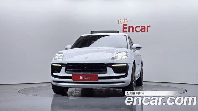 Porsche Macan 3