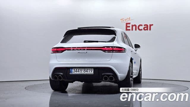 Porsche Macan 4