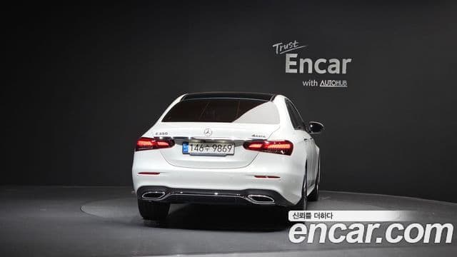 Mercedes-Benz E-Class W213 4