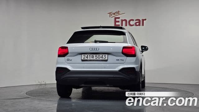 Audi Q2 3