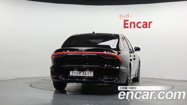 Hyundai The New Grandeur IG Hybrid 3