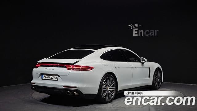 Porsche Panamera (971) 2