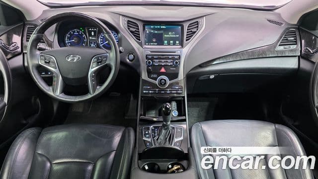 Hyundai Grandeur HG 4