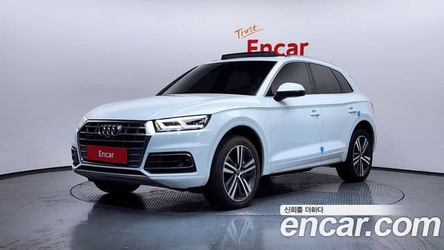Audi Q5 (FY) — 1