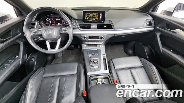 Audi Q5 (FY) 4