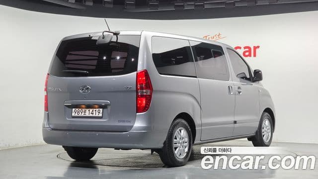 Hyundai Grand Starex 2