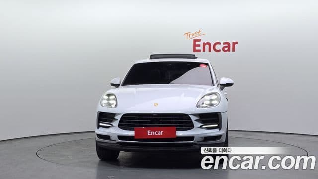 Porsche Macan 3