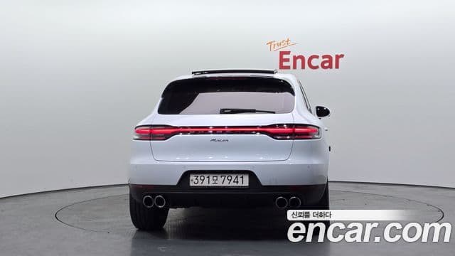 Porsche Macan 4