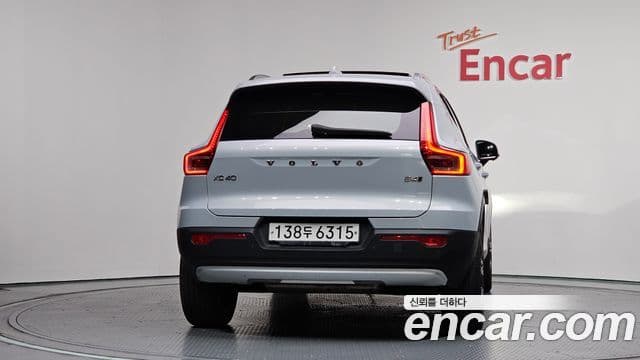 Volvo XC40 4