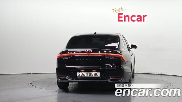 Hyundai The New Grandeur IG Hybrid 3