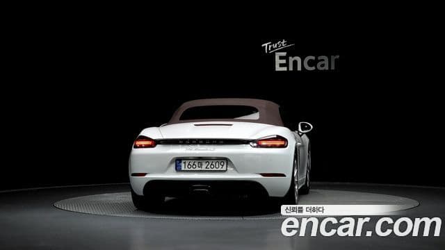Porsche 718 Boxster 4