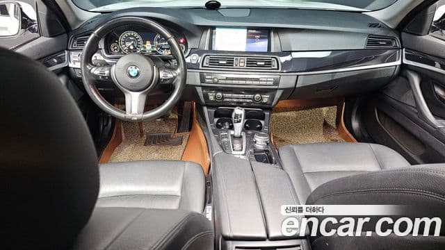 BMW 5 Series (F10) 4