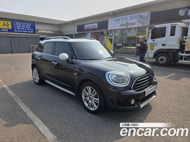 MINI Cooper Countryman 2