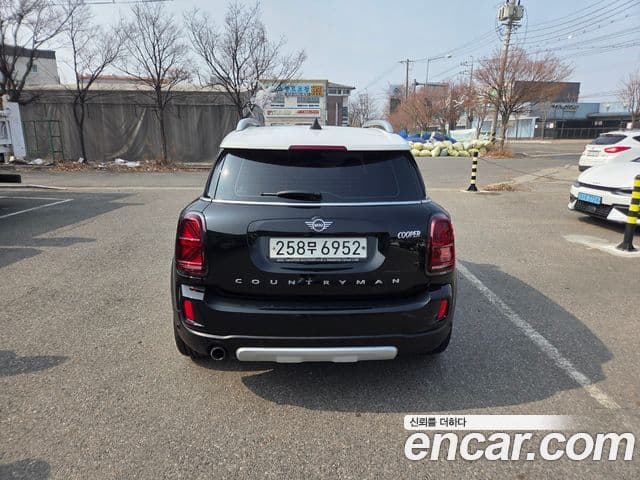 MINI Cooper Countryman 4