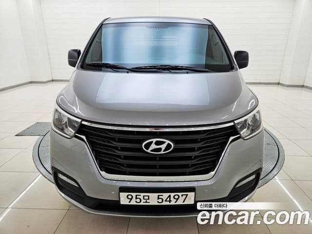 Hyundai The New Grand Starex