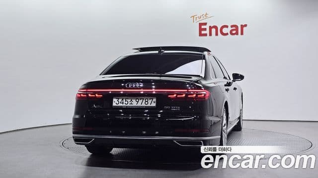 Audi A8 (D5) 3