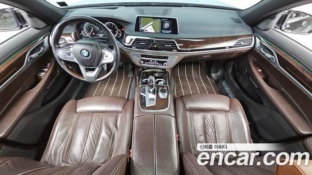 BMW 7 Series (G11) 4