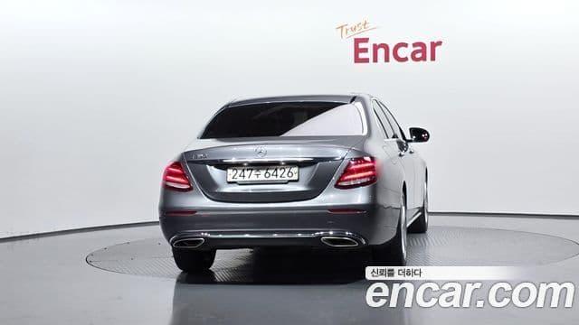 Mercedes-Benz E-Class W213 4
