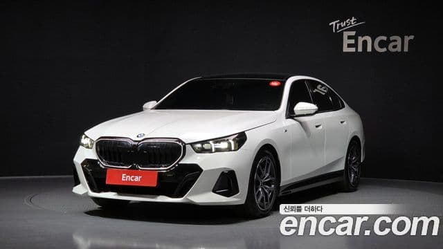 BMW 5 Series (G60)