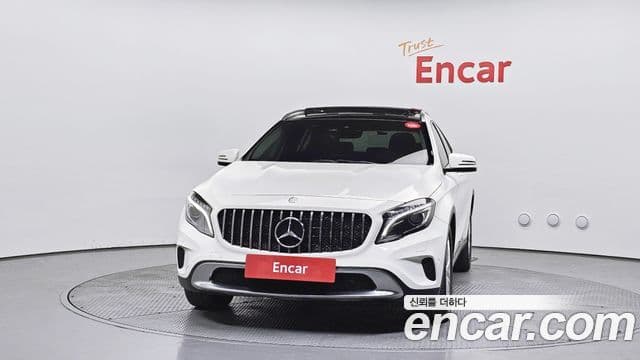 Mercedes-Benz GLA-Class X156 3