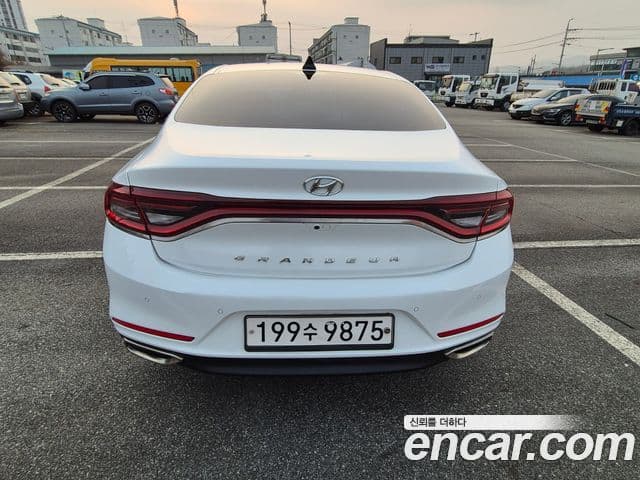 Hyundai Grandeur IG 3