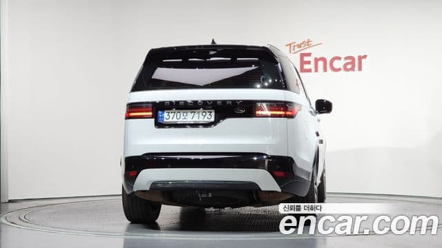 Land Rover Discovery 5 3
