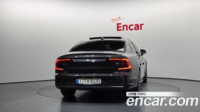 Volvo S90 4