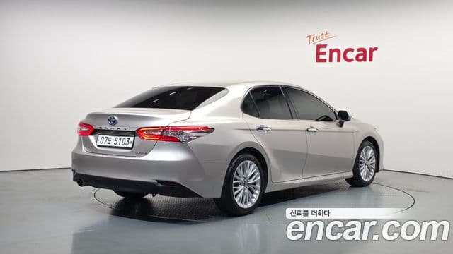 Toyota Camry (XV70) 2