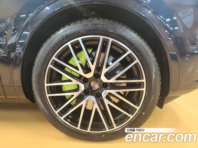 Porsche Cayenne (PO536) 4
