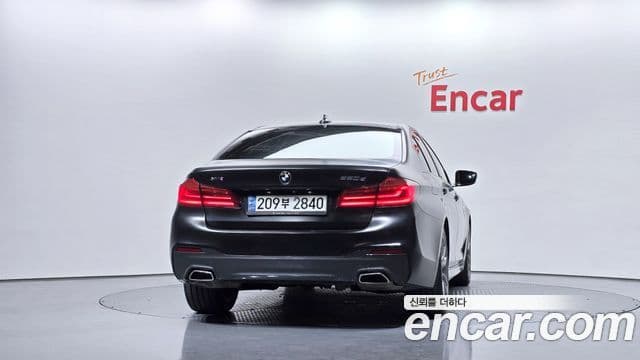 BMW 5 Series (G30) 3