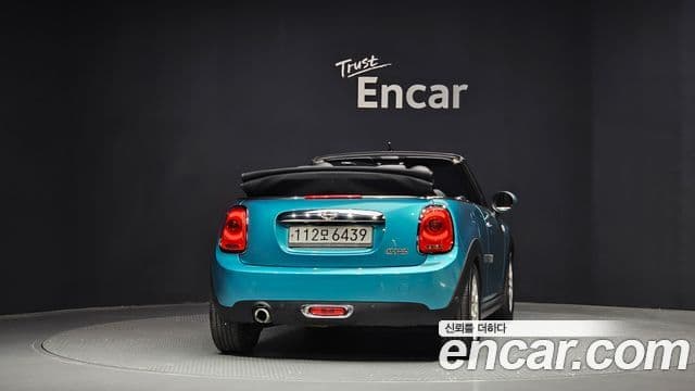 MINI Cooper Convertible 4