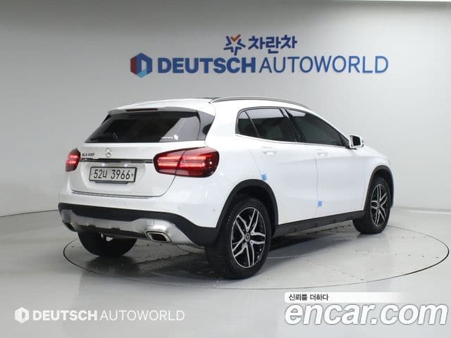Mercedes-Benz GLA-Class X156 2