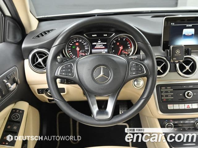 Mercedes-Benz GLA-Class X156 4