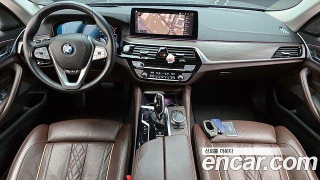 BMW 5 Series (G30) 4