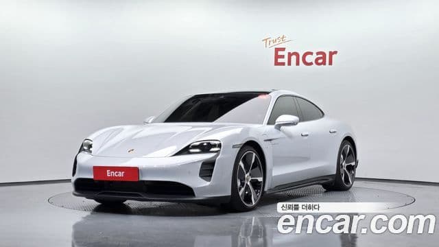 Porsche Taycan 1