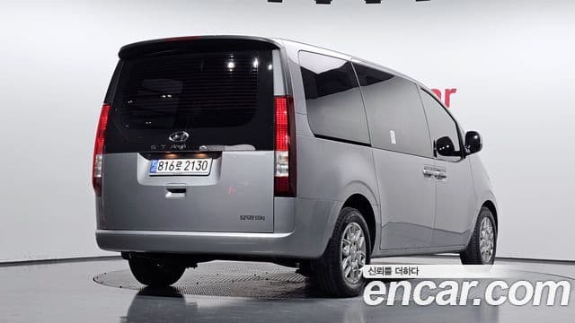 Hyundai Staria 2
