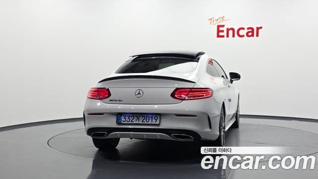Mercedes-Benz C-Class W205 4