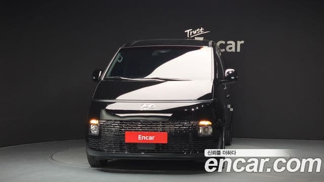 Hyundai Staria 2
