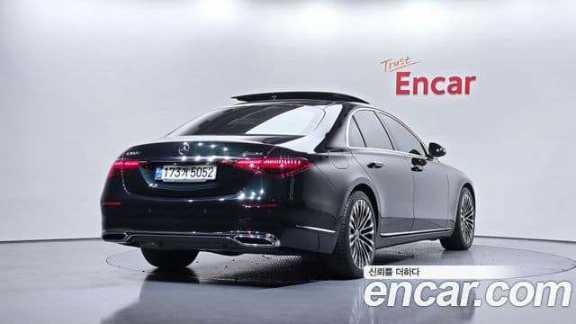 Mercedes-Benz S-Class W223 2