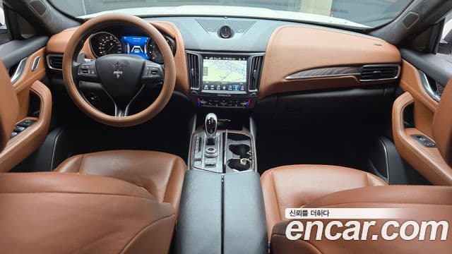 Maserati Levante 4