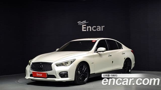 Infiniti Q50 1