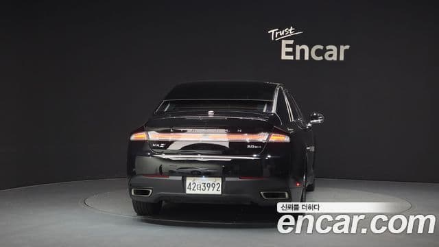 Lincoln New MKZ 4
