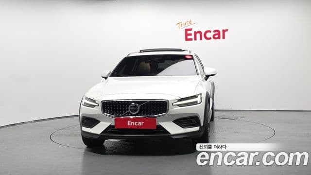 Volvo V60 Cross Country 2nd Gen 3