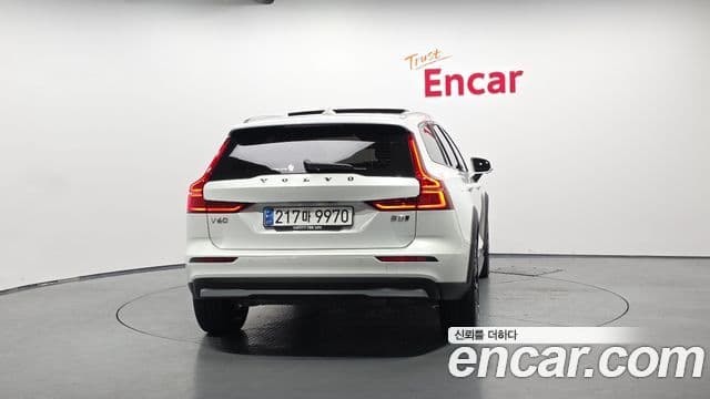 Volvo V60 Cross Country 2nd Gen 4