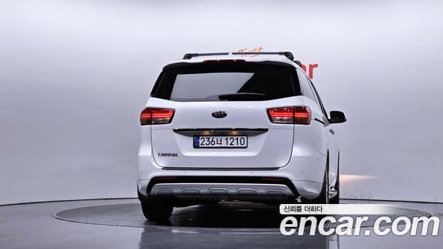 Kia All New Carnival 4