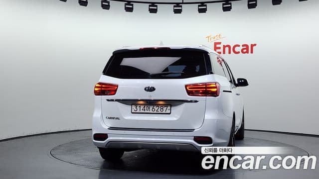 Kia The New Carnival 4