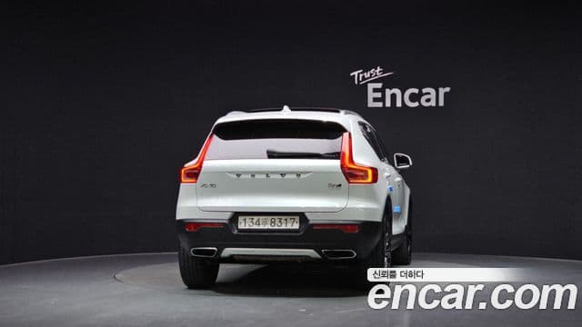 Volvo XC40 4