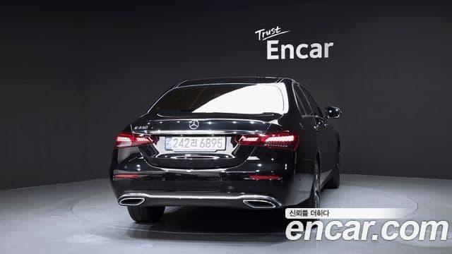 Mercedes-Benz E-Class W213 4