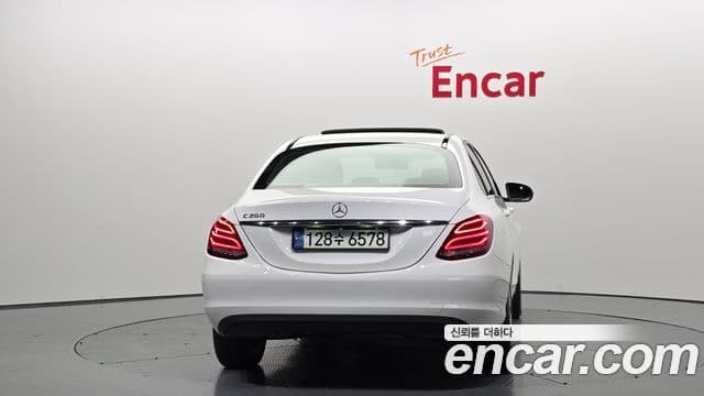 Mercedes-Benz C-Class W205 4