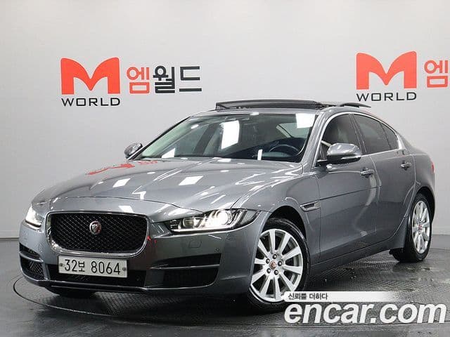 Jaguar XE 1